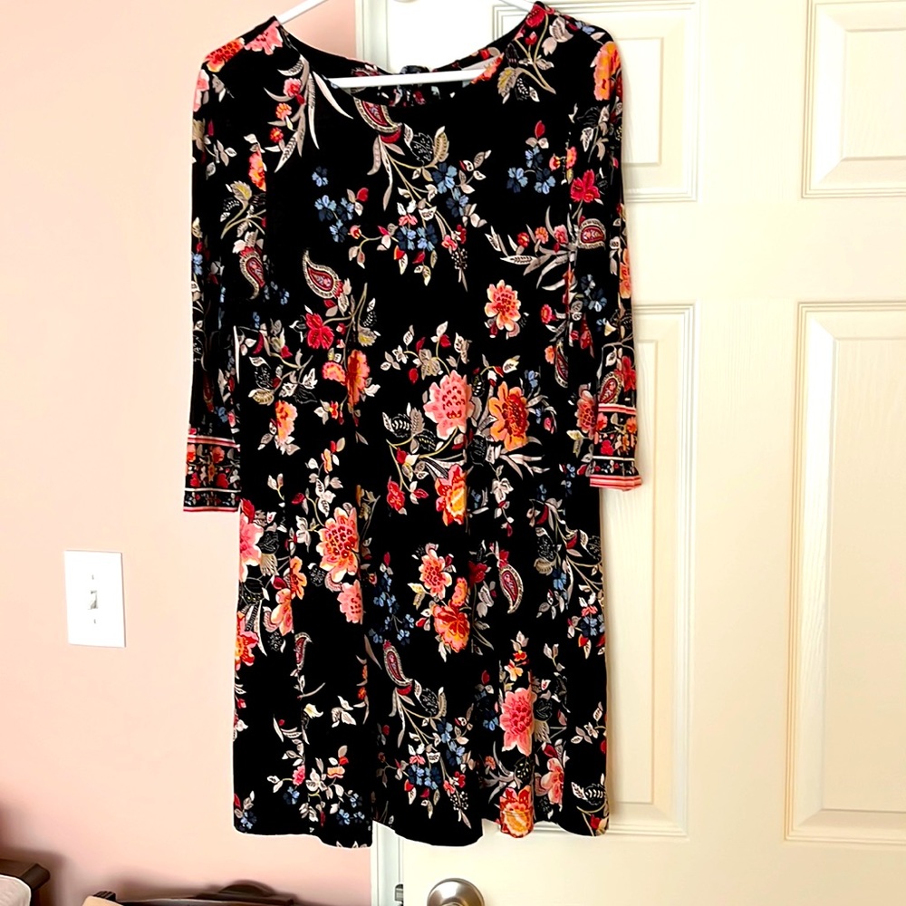Small dress loft, brand tie in the back